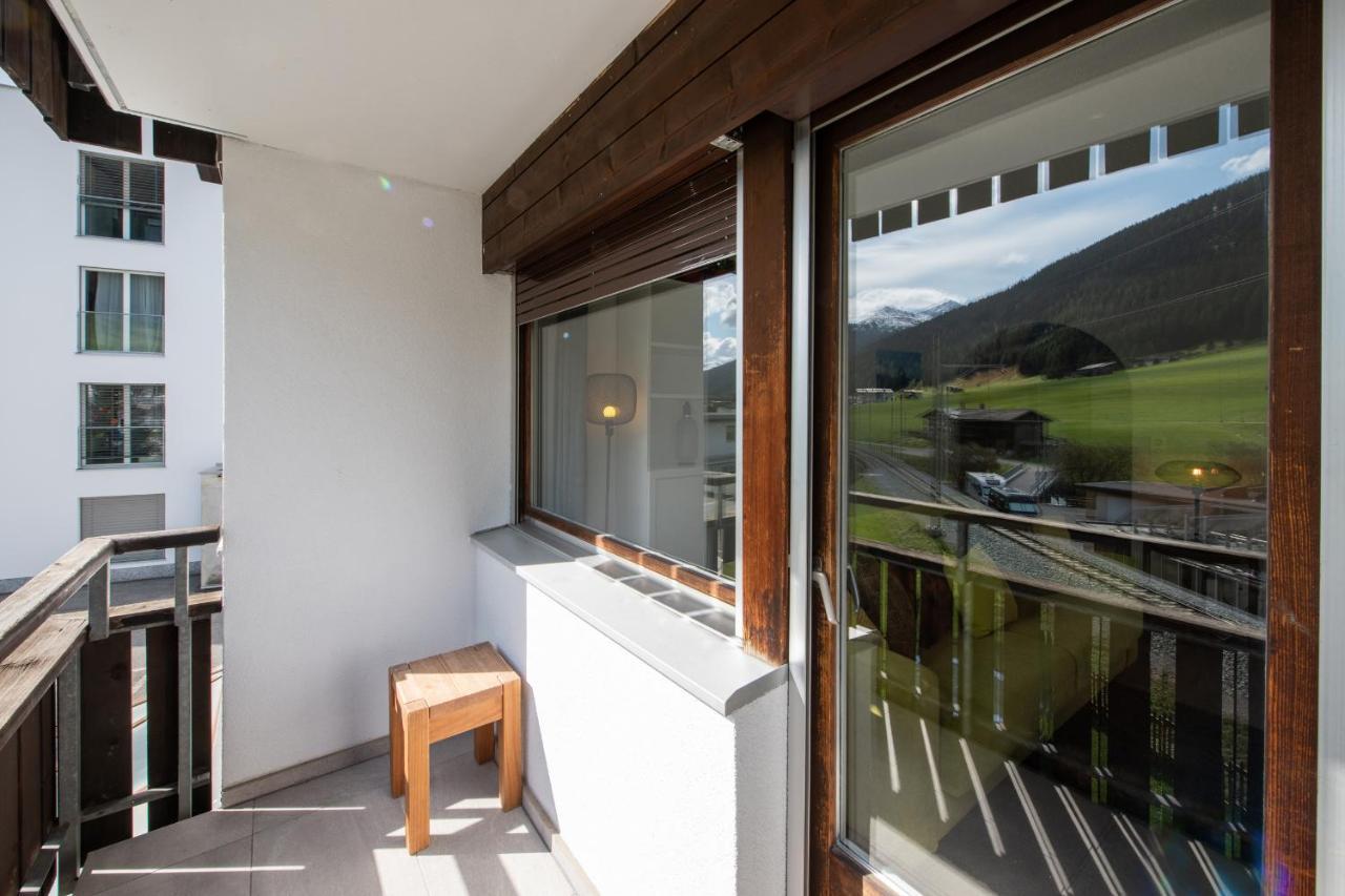 Agrimonia - Moebilierte Ferienwohnung Mit Balkon Davos Bagian luar foto