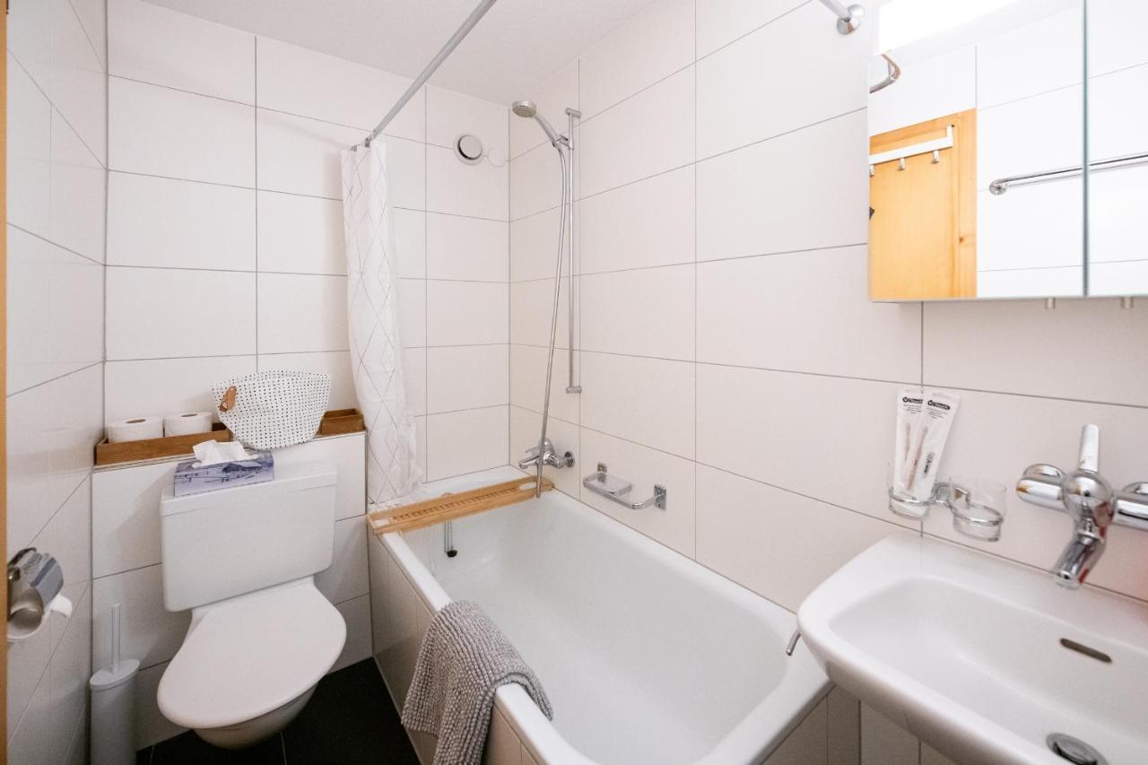 Agrimonia - Moebilierte Ferienwohnung Mit Balkon Davos Bagian luar foto