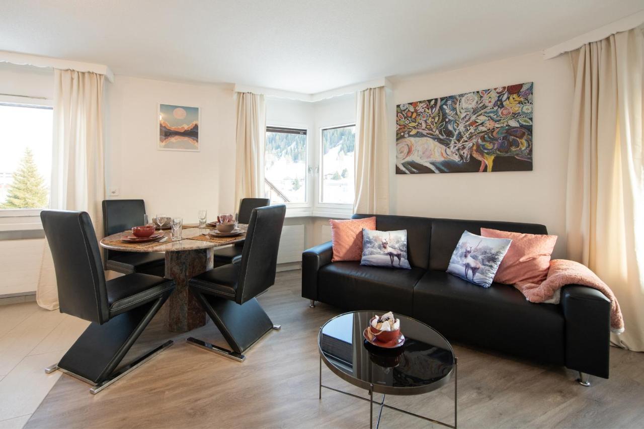Agrimonia - Moebilierte Ferienwohnung Mit Balkon Davos Bagian luar foto