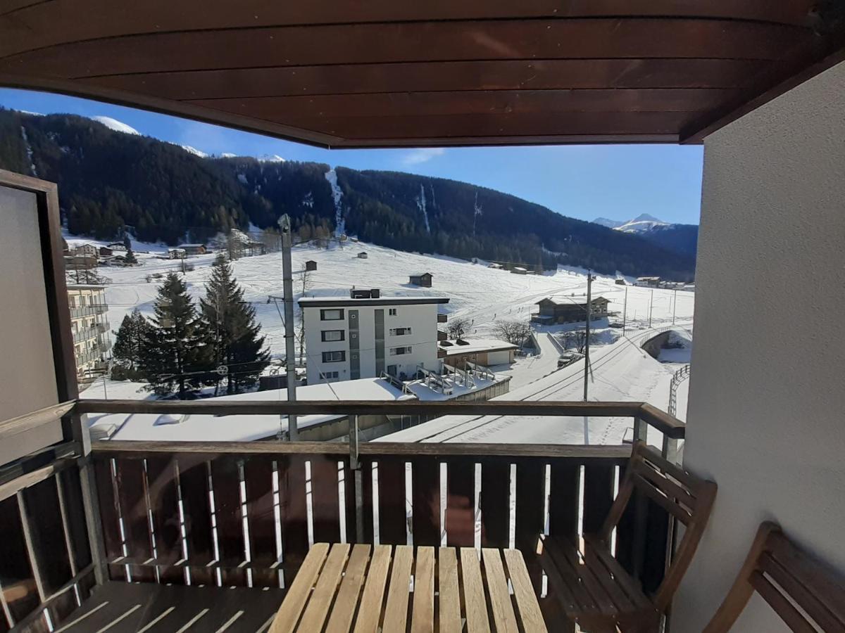 Agrimonia - Moebilierte Ferienwohnung Mit Balkon Davos Bagian luar foto