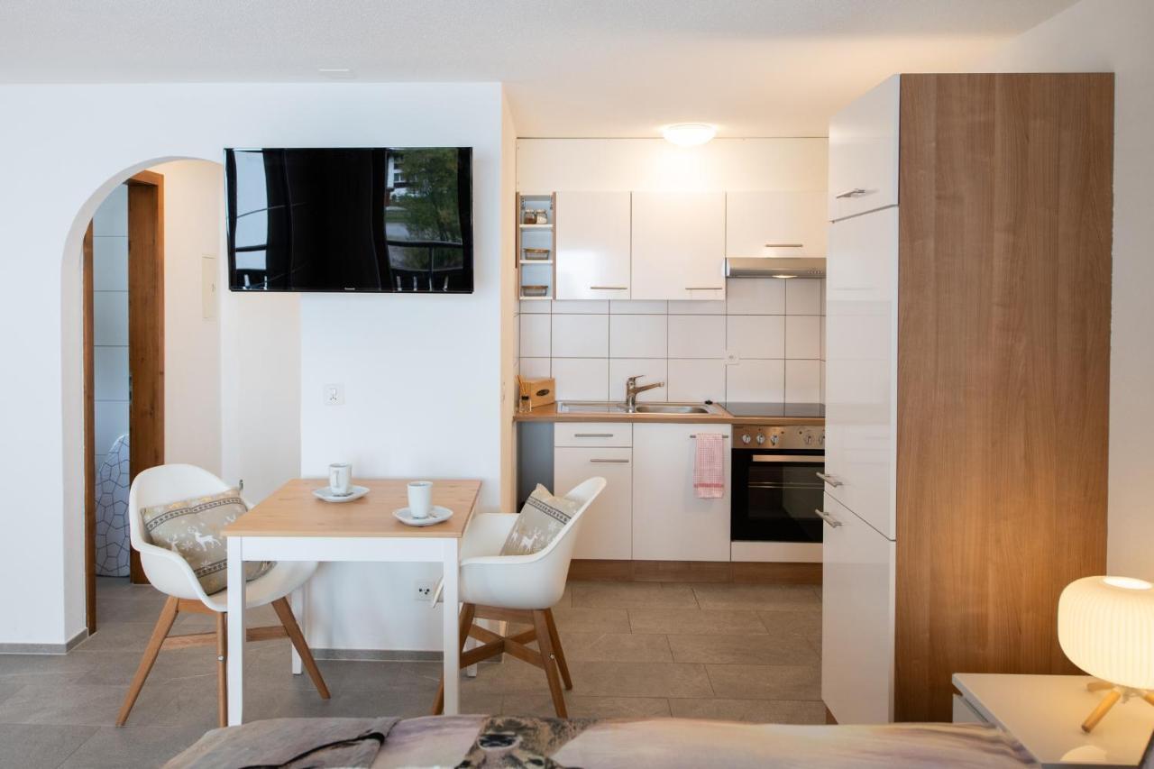 Agrimonia - Moebilierte Ferienwohnung Mit Balkon Davos Bagian luar foto